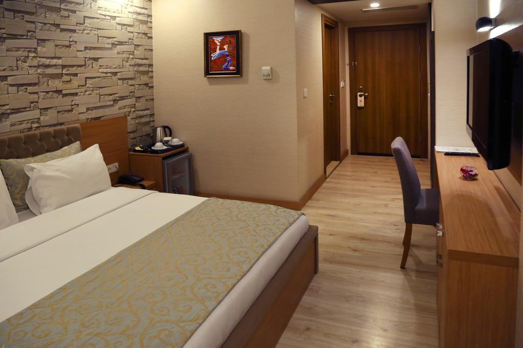 Imperial Park Hotel 이즈밋 외부 사진