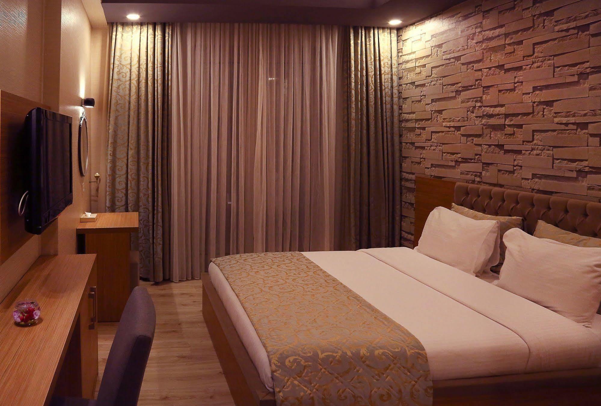 Imperial Park Hotel 이즈밋 외부 사진