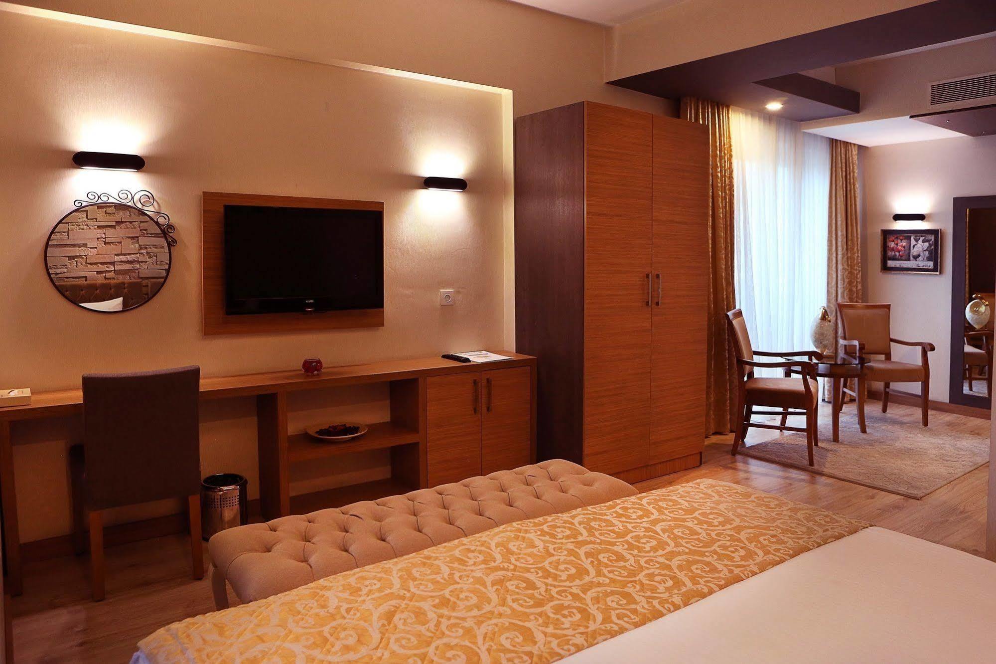 Imperial Park Hotel 이즈밋 외부 사진