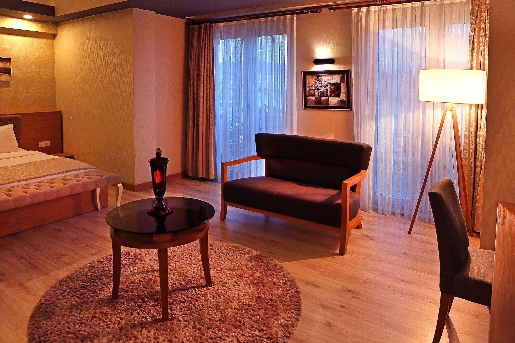 Imperial Park Hotel 이즈밋 외부 사진